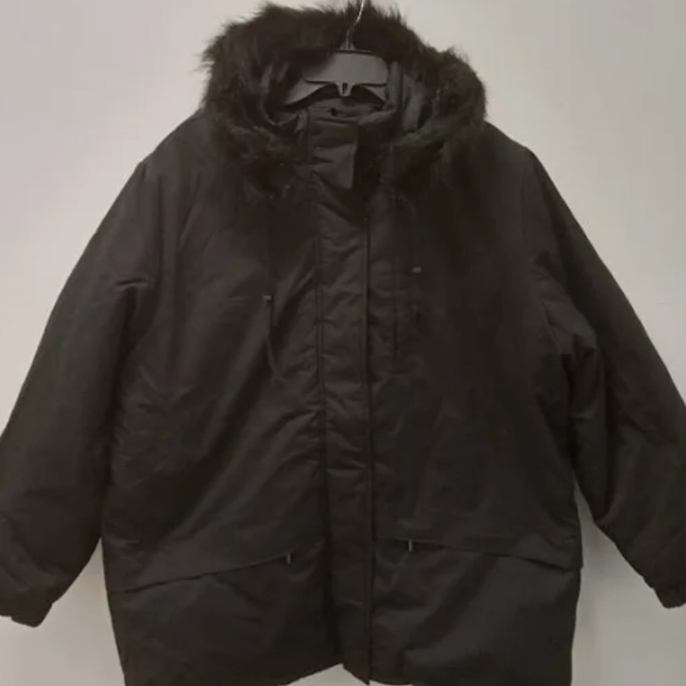 Tudor Court (Size Lg) Black Jacket, detachable faux fur hood & toggle buttons